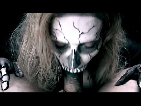 ❤️ Demoniska meitene sūc locekli ar savu melno muti un norij spermu. ❤️ Super sekss pie mums